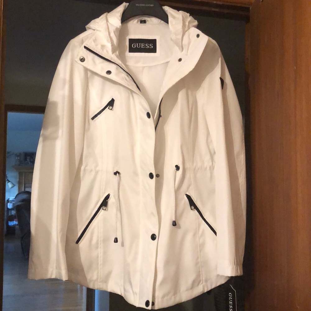 New White Guess jacket with hood